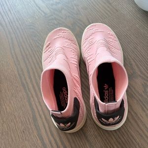 Women’s Adidas - Like New - Size 6